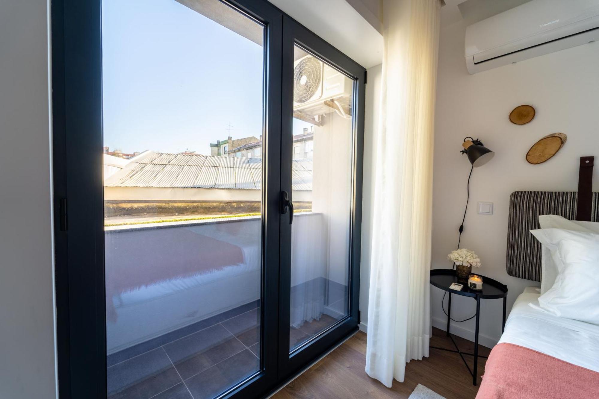 Joao Da Ponte - T1 Altice Forum By House And People Braga