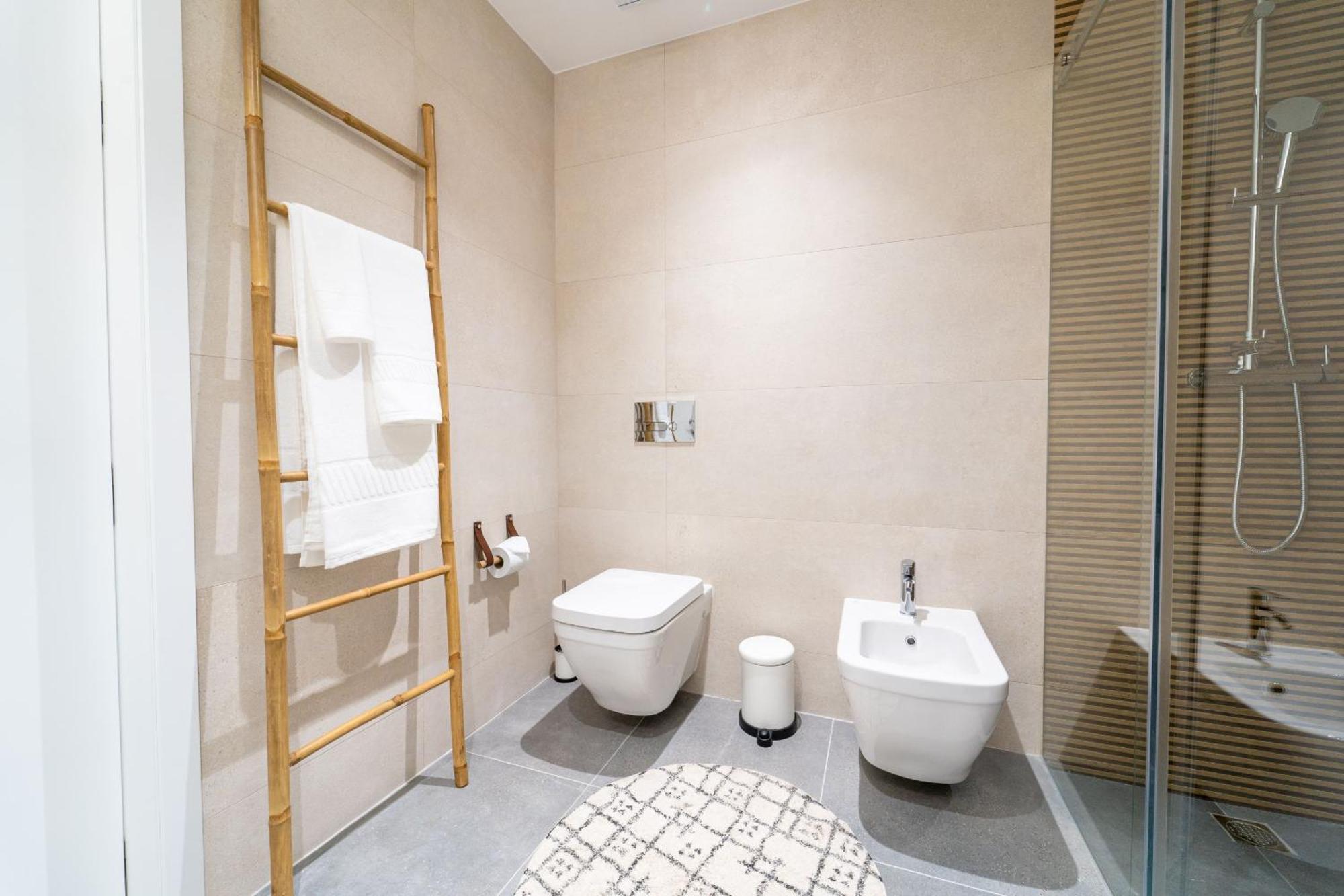 Joao Da Ponte - T1 Altice Forum By House And People
